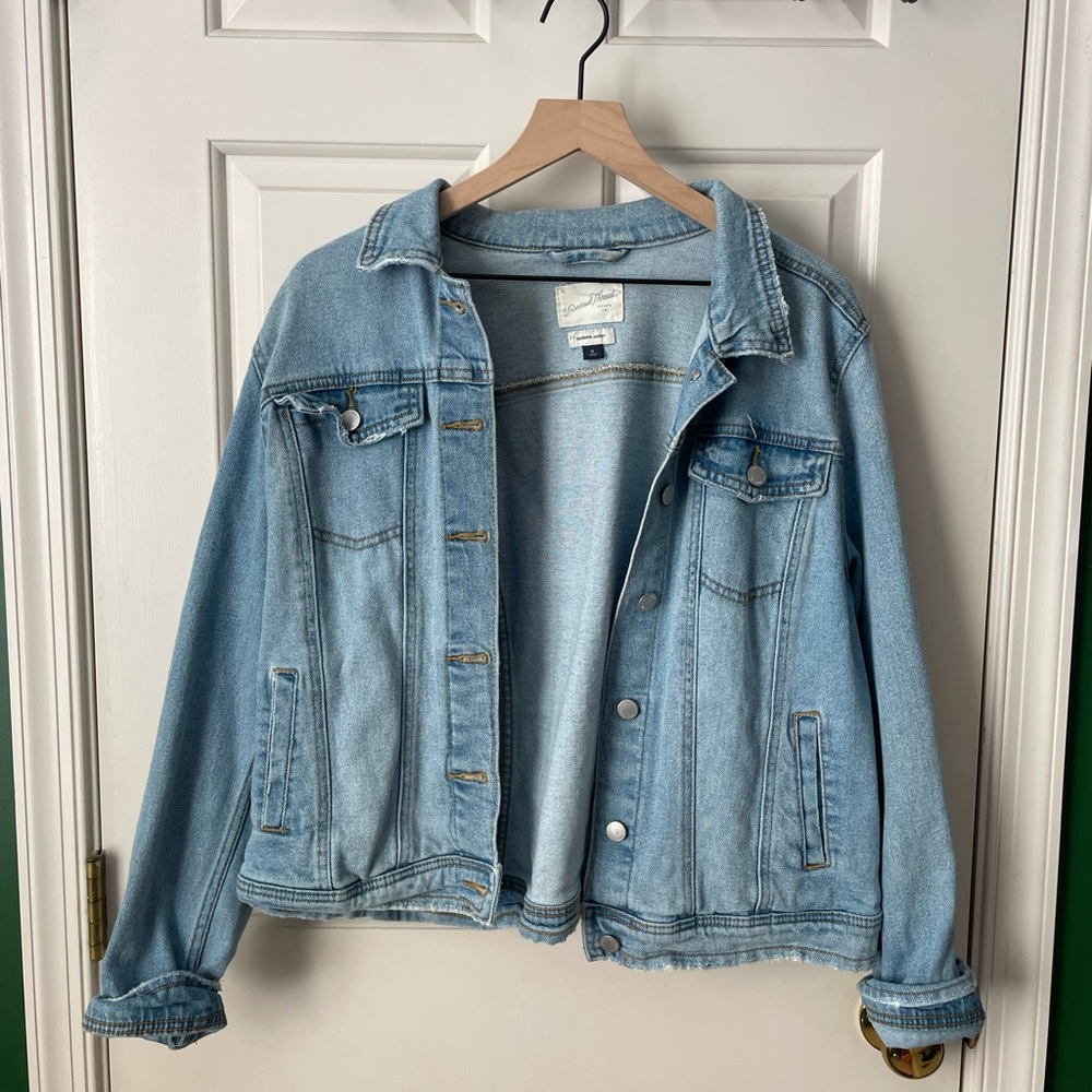 Universal Thread Target Women’s Jean Denim Jacket Light Wash XL